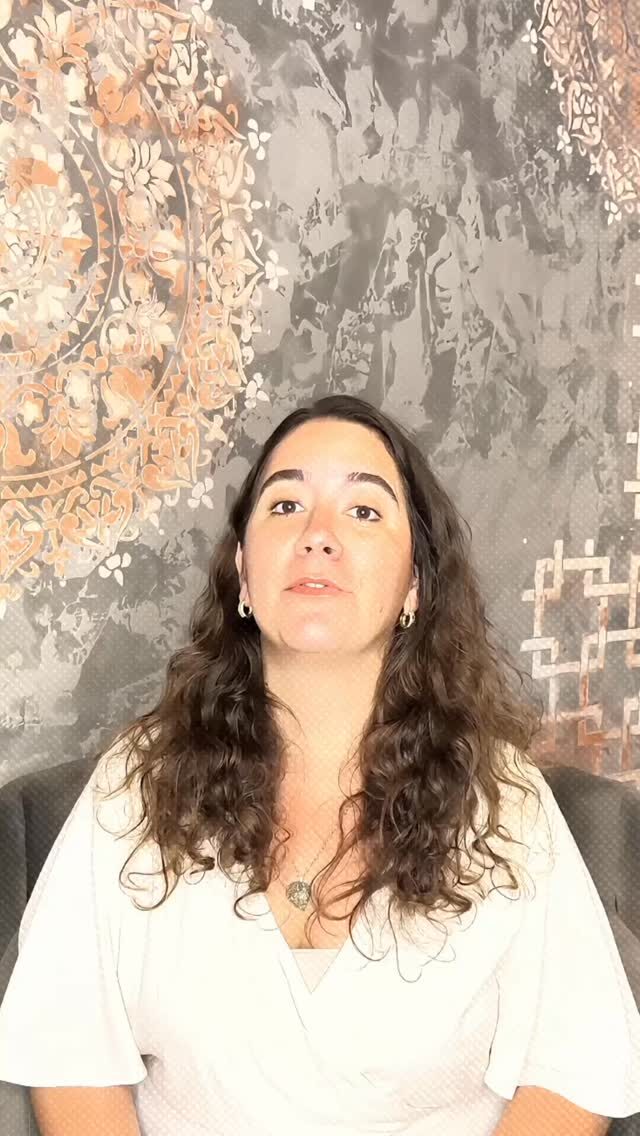 Instagram post from larissafalcao.osteopatia. This post is in position 8.